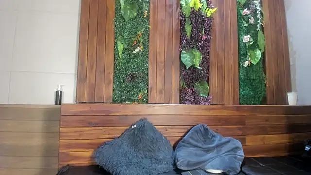 AustinJones  online show from 12.21.25