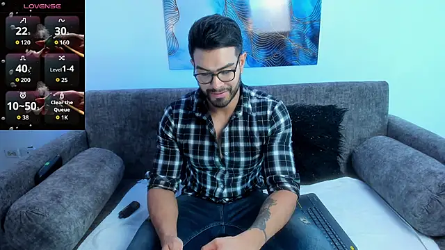 Snapshot of ZarekFox chatting on 10.13.25 ZarekFox online show from 10.13.25