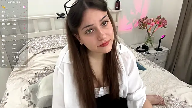 RachaelJuntunen online show from 09.27.25