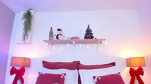 LuciaBenett  online show from 12.02.25