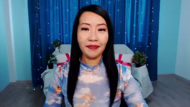 Snapshot of LiaPak chatting on 10.01.25 LiaPak online show from 10.01.25