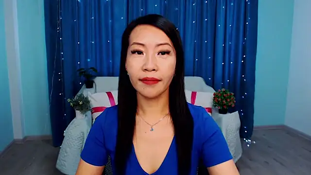 Snapshot of LiaPak chatting on 10.09.25 LiaPak online show from 10.09.25