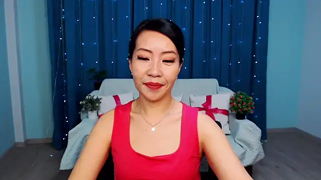 Snapshot of LiaPak chatting on 11.07.25 LiaPak online show from 11.07.25