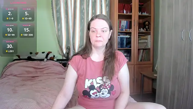 MiaLores online show from 04.07.26