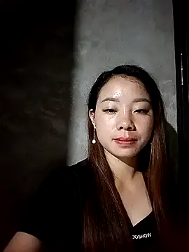 Snapshot of milo123-xx chatting on 10.31.25 milo123-xx online show from 10.31.25