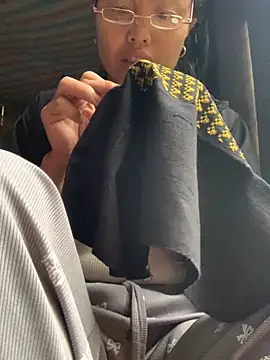 Snapshot of rosa-1200 chatting on 09.29.25 rosa-1200 online show from 09.29.25