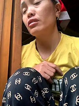 Snapshot of rosa-1200 chatting on 10.12.25 rosa-1200 online show from 10.12.25