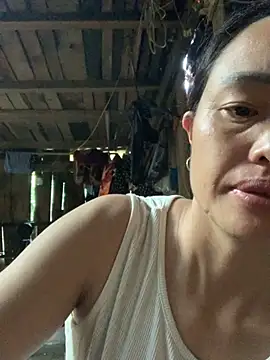 Snapshot of rosa-1200 chatting on 10.15.25 rosa-1200 online show from 10.15.25