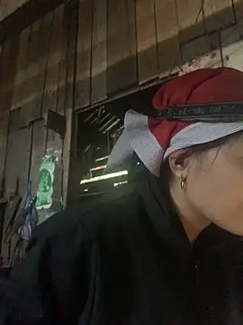 Snapshot of rosa-1200 chatting on 10.20.25 rosa-1200 online show from 10.20.25