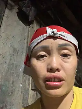 Snapshot of rosa-1200 chatting on 10.23.25 rosa-1200 online show from 10.23.25