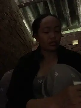 Snapshot of rosa-1200 chatting on 10.25.25 rosa-1200 online show from 10.25.25