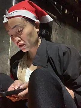 Snapshot of rosa-1200 chatting on 11.02.25 rosa-1200 online show from 11.02.25