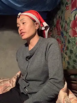 Snapshot of rosa-1200 chatting on 11.02.25 rosa-1200 online show from 11.02.25