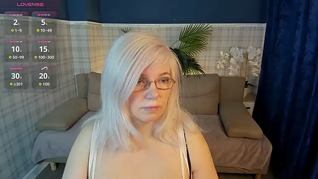 Hella Fabel online show from 12.22.25