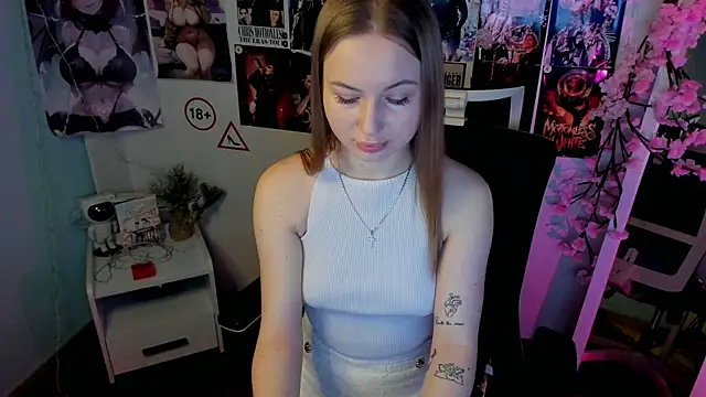 Snapshot of Rose_se chatting on 11.15.25 Rose se online show from 11.15.25