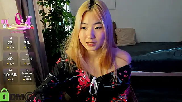 Snapshot of Aisi_18 chatting on 10.13.25 Aisi 18 online show from 10.13.25