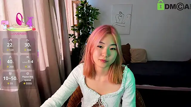 Snapshot of Aisi_18 chatting on 10.14.25 Aisi 18 online show from 10.14.25