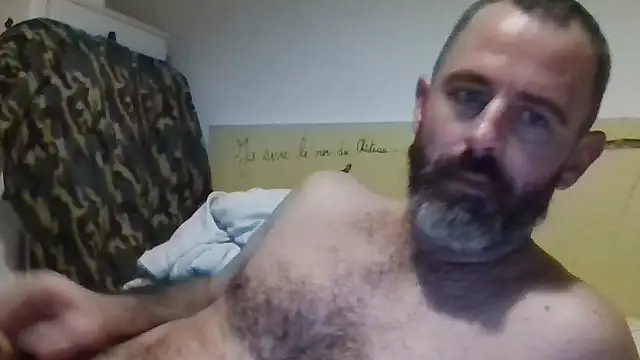 Snapshot of whatYwantMorrre chatting on 10.03.25 whatYwantMorrre online show from 10.03.25