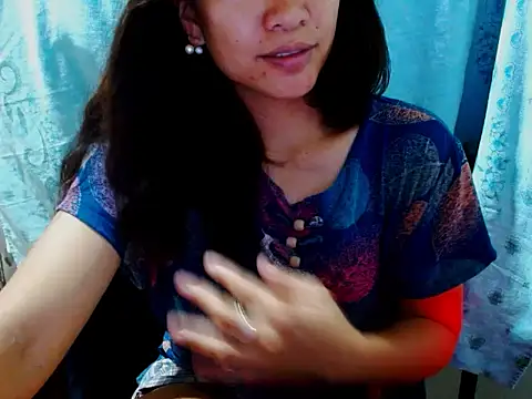 im all y0urs online show from 09.10.25