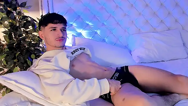 LiamMuller online show from 11.21.25