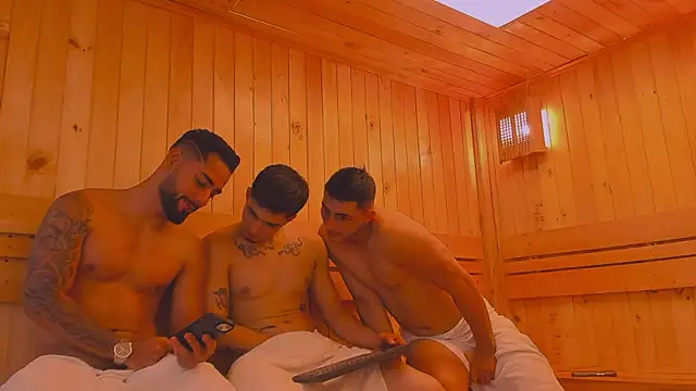 Snapshot of mike_friends chatting on 10.18.25 mike friends online show from 10.18.25