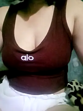 Snapshot of Surrilove chatting on 10.28.25 Surrilove online show from 10.28.25