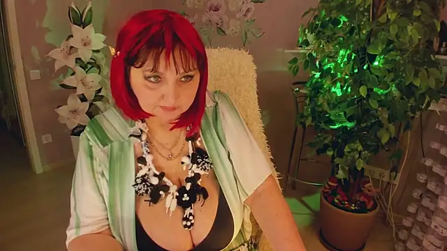 Snapshot of rebekkacharm chatting on 10.17.25 rebekkacharm online show from 10.17.25