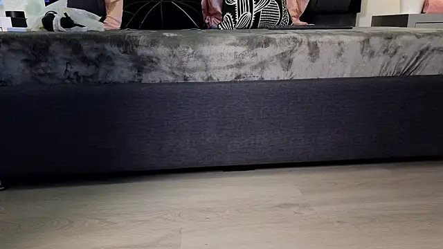 Snapshot of Calipso_Parisi chatting on 11.06.25 Calipso Parisi online show from 11.06.25