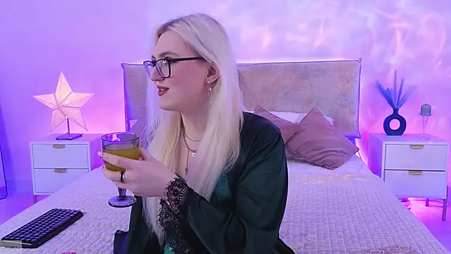 Snapshot of Jules_night chatting on 02.07.26 Jules night online show from 02.07.26