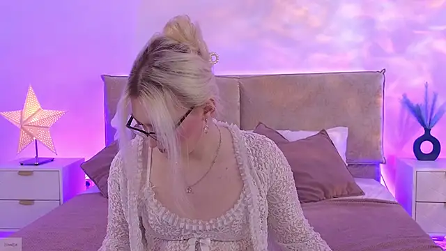 Snapshot of Jules_night chatting on 02.12.26 Jules night online show from 02.12.26