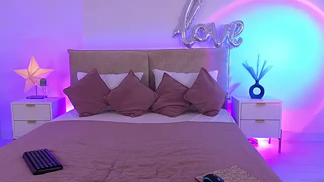 Jules night online show from 04.03.26