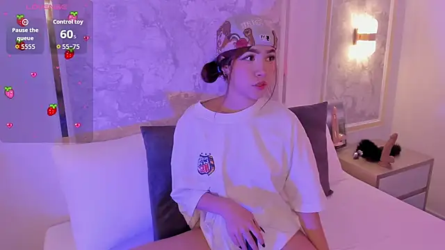 doll eyees  online show from 11.08.25