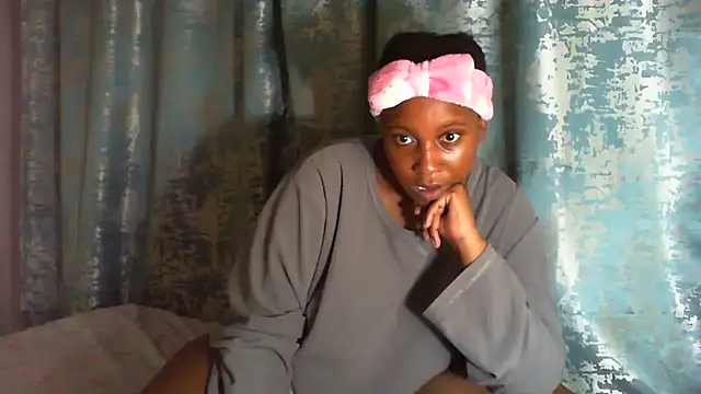 Sweetchocolate38 online show from 09.18.25