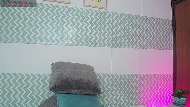 CataleyaWilson369 online show from 10.11.25