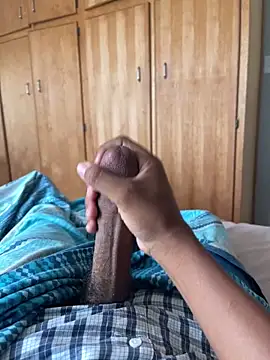 Snapshot of CreamyOff45 chatting on 12.17.25 CreamyOff45 online show from 12.17.25