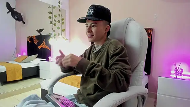 Nascary Fox online show from 10.08.25