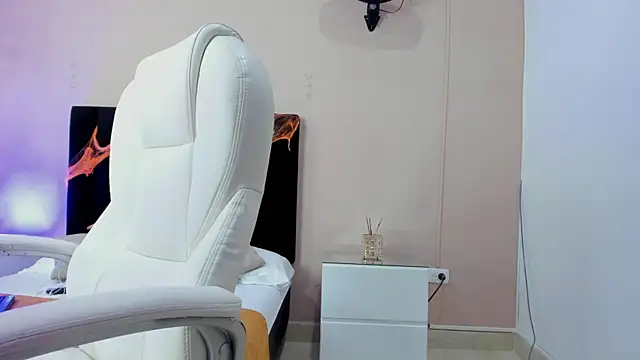 Nascary Fox online show from 10.10.25