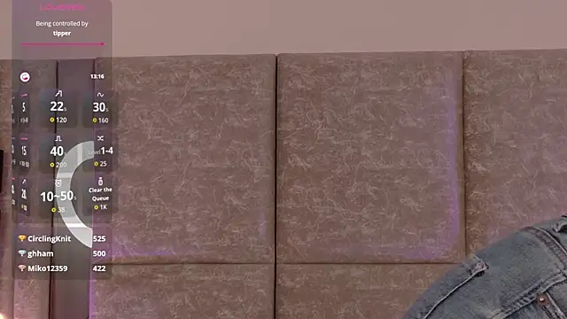 Snapshot of Martina-Roberts- chatting on 11.01.25 Martina-Roberts- online show from 11.01.25