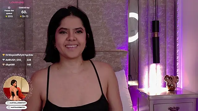 Snapshot of Martina-Roberts- chatting on 11.05.25 Martina-Roberts- online show from 11.05.25