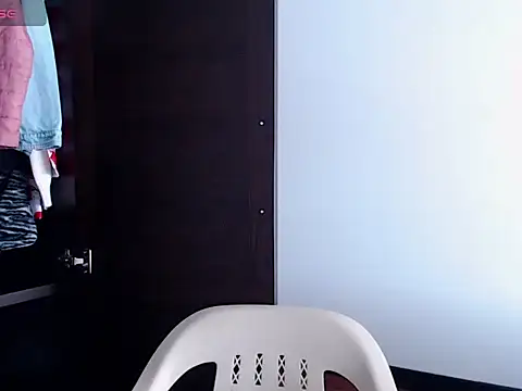 Snapshot of fenix_colette chatting on 09.18.25 fenix colette online show from 09.18.25