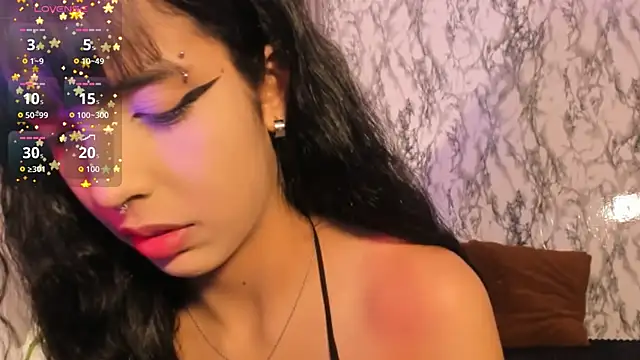 Snapshot of ChloeeMason chatting on 10.17.25 ChloeeMason online show from 10.17.25