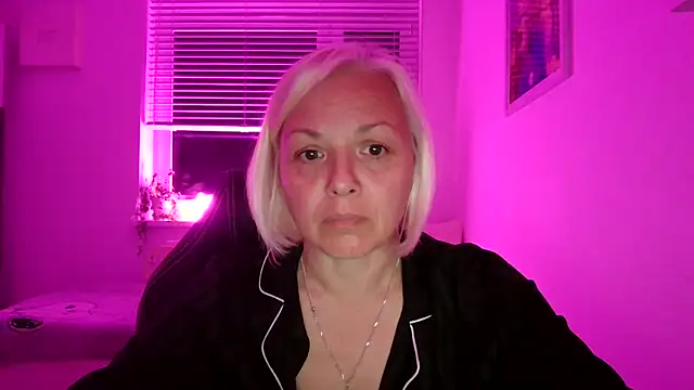 Linsy Kim online show from 09.27.25