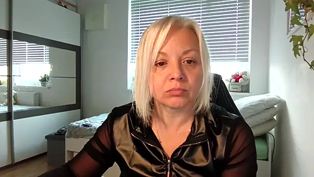 Linsy Kim online show from 11.04.25