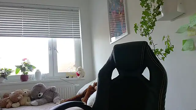 Linsy Kim online show from 03.03.26