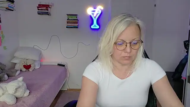 Linsy Kim online show from 04.16.26