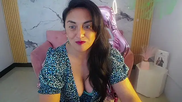 Snapshot of tamara_ch1 chatting on 10.11.25 tamara ch1 online show from 10.11.25