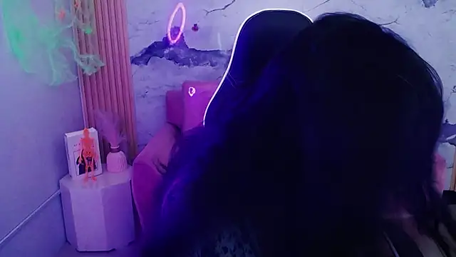 Snapshot of tamara_ch1 chatting on 10.17.25 tamara ch1 online show from 10.17.25