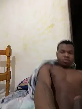 Snapshot of leumas_gg chatting on 10.22.25 leumas gg online show from 10.22.25