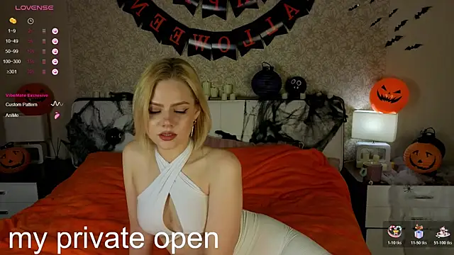 Snapshot of Brittney_Shaw chatting on 10.24.25 Brittney Shaw online show from 10.24.25