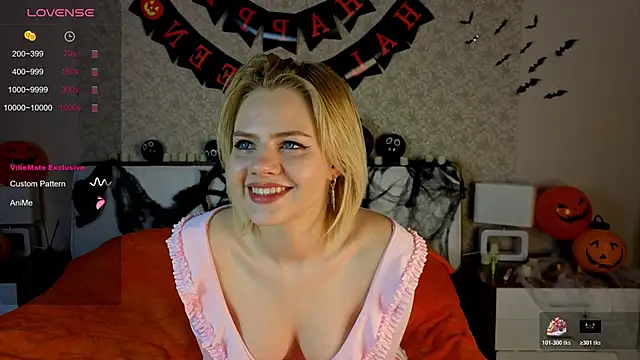 Snapshot of Brittney_Shaw chatting on 10.25.25 Brittney Shaw online show from 10.25.25